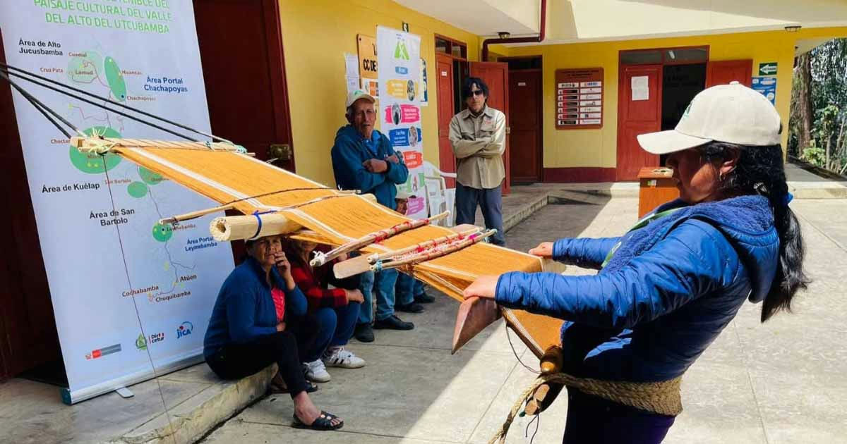 Pobladores de San Bartolo impulsan el turismo con arte textil
