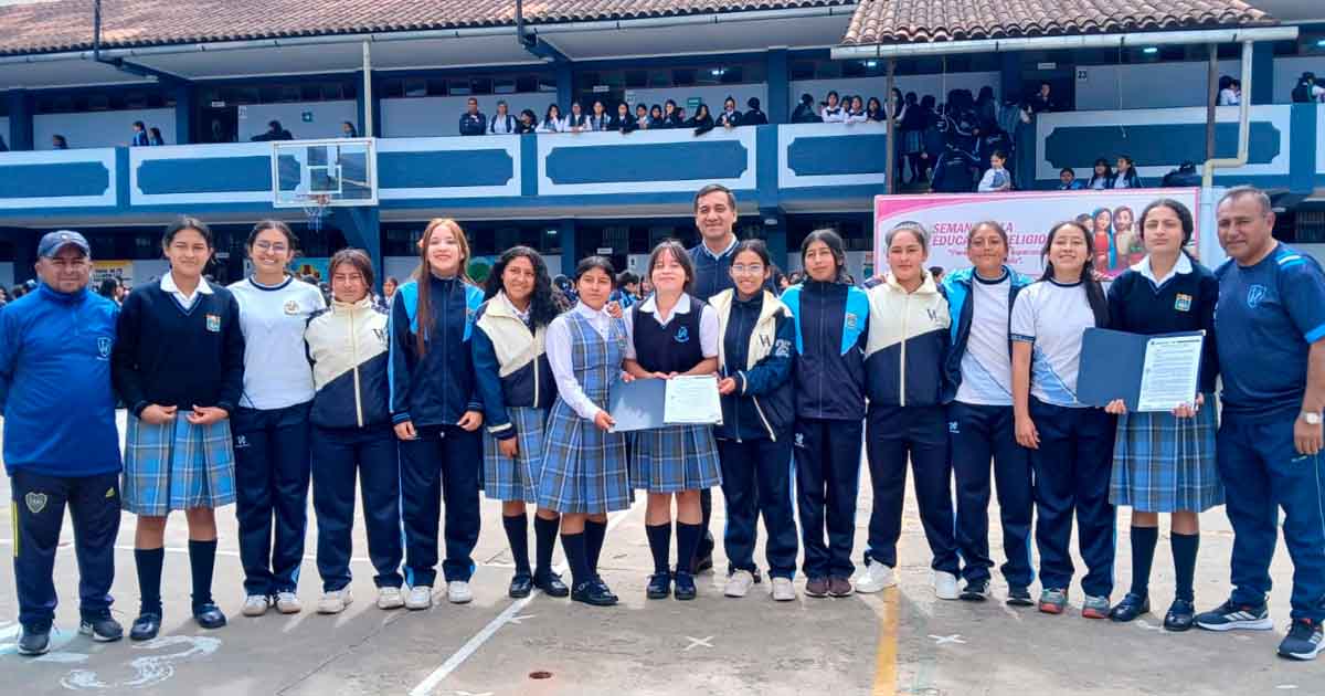 CHACHAPOYAS: Reconocen a Virgen Asunta por clasificar a la macrorregional de los JEDP