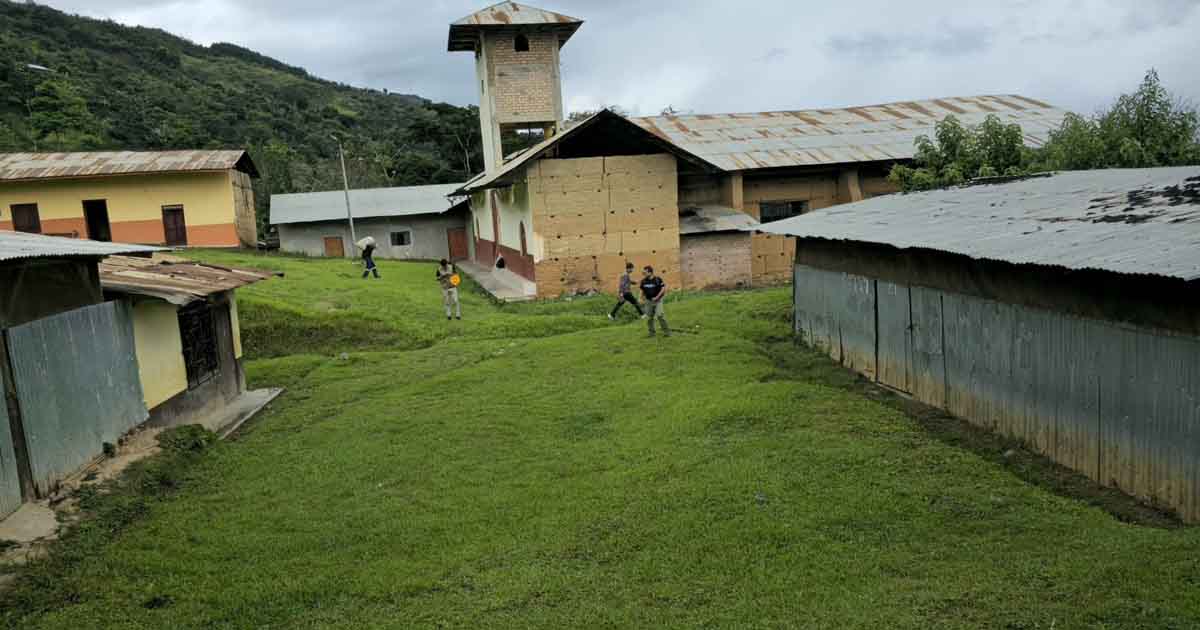 Escuela exige aulas prefabricadas para garantizar clases seguras